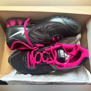 Women nike running shoes